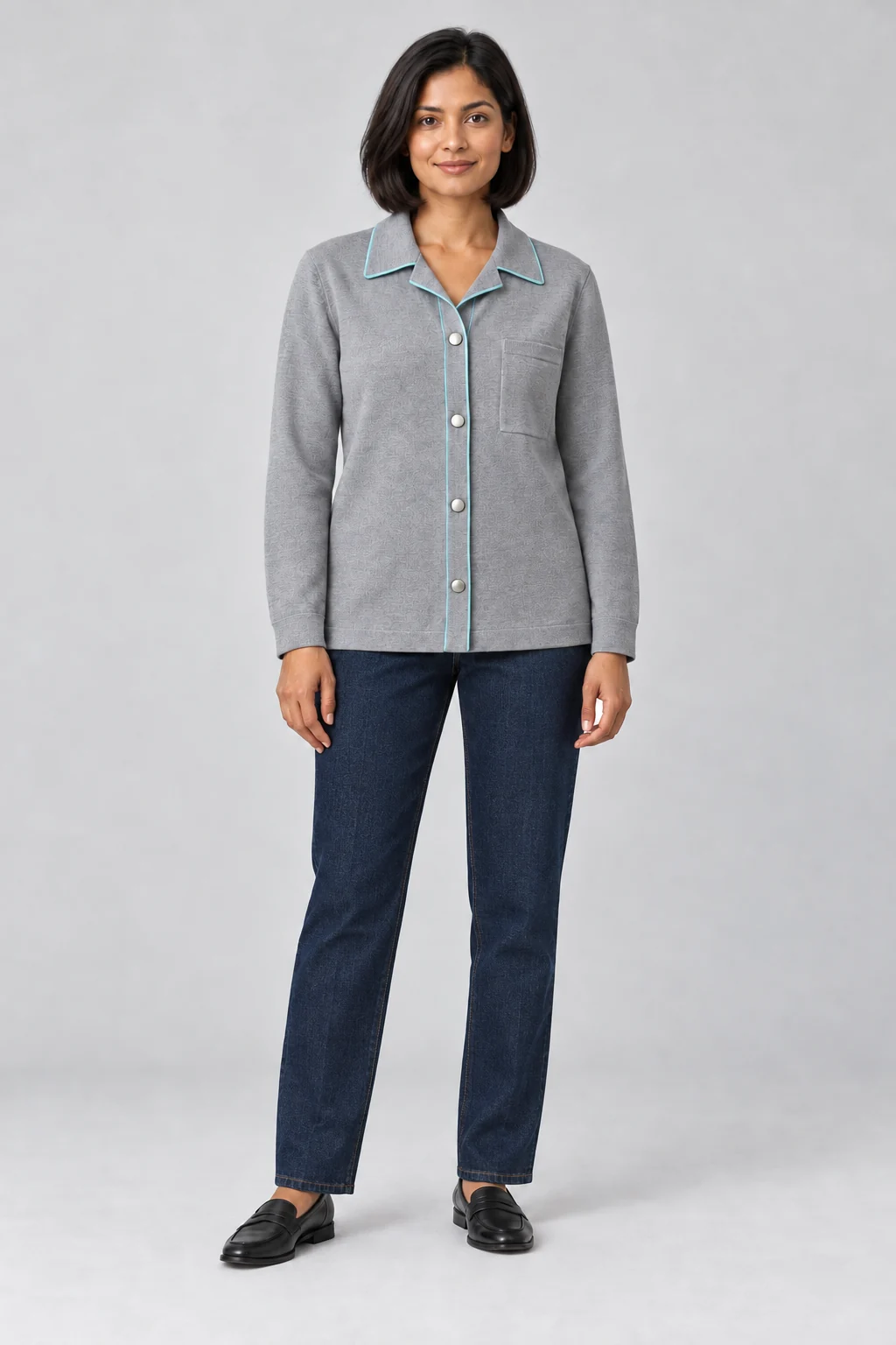 Combinación de prendas ilustrativa: Sobrecamisa gris ceniza + Vaqueros índigo